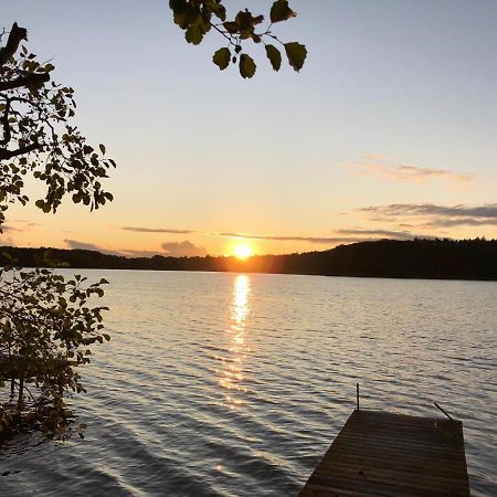 Ferienhaus Reetdach 1300Qm Privatgrundstueck Bootssteg Sauna Templin Luebbesee Uckermark Erholung Pur Seenplatte Petersdorf  エクステリア 写真