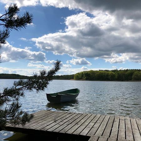 Ferienhaus Reetdach 1300Qm Privatgrundstueck Bootssteg Sauna Templin Luebbesee Uckermark Erholung Pur Seenplatte Petersdorf  エクステリア 写真