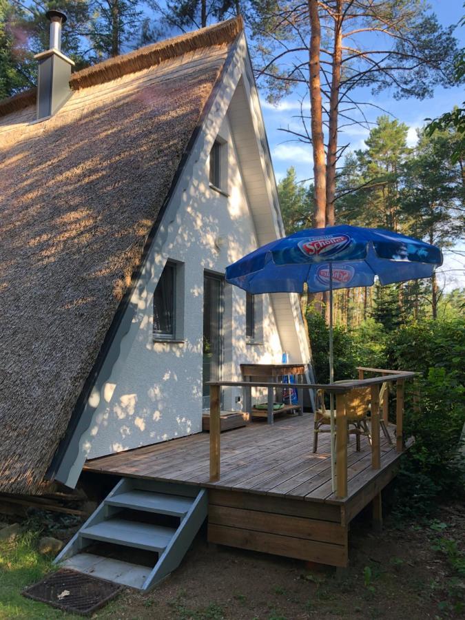 Ferienhaus Reetdach 1300Qm Privatgrundstueck Bootssteg Sauna Templin Luebbesee Uckermark Erholung Pur Seenplatte Petersdorf  エクステリア 写真