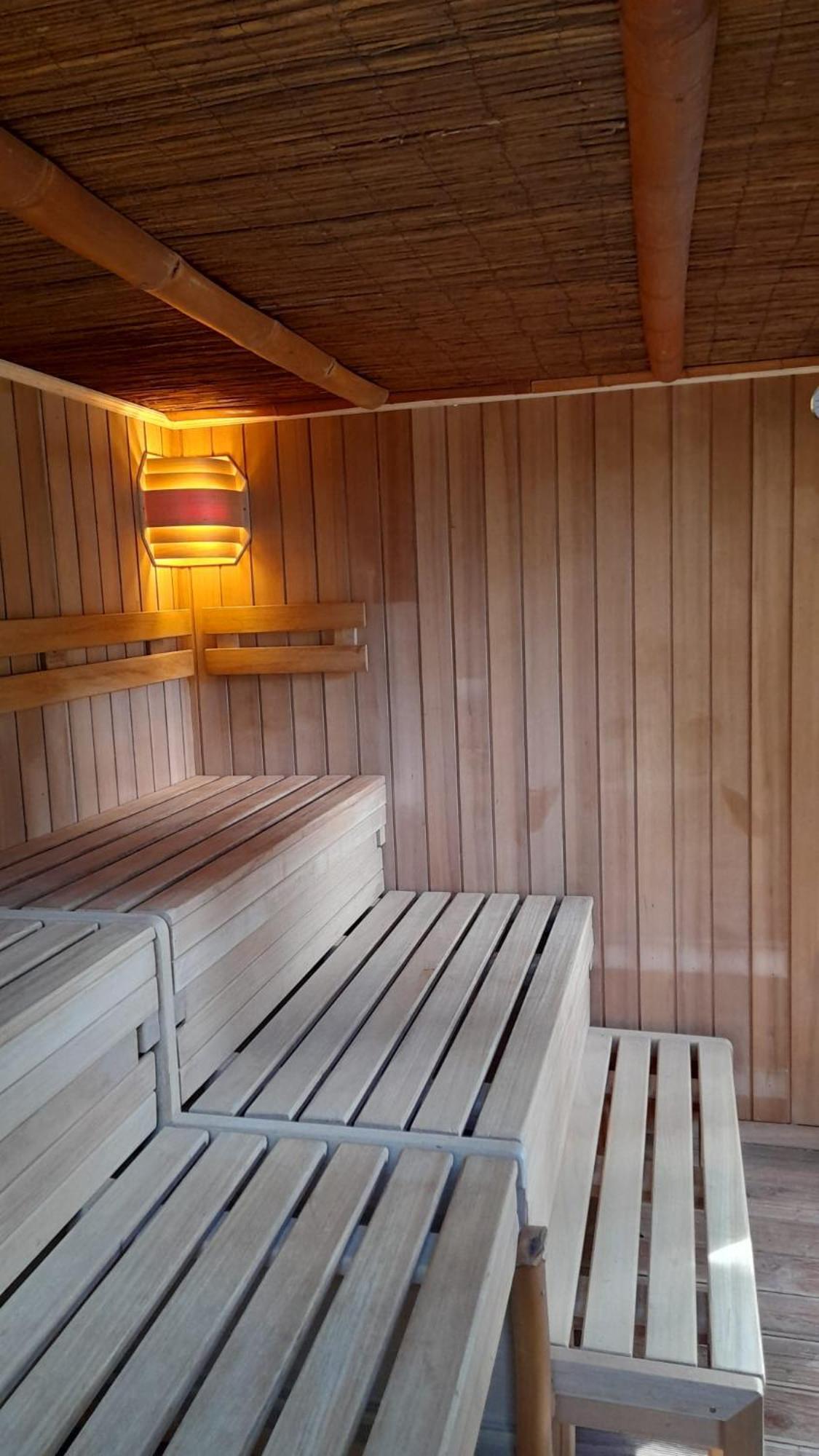 Ferienhaus Reetdach 1300Qm Privatgrundstueck Bootssteg Sauna Templin Luebbesee Uckermark Erholung Pur Seenplatte Petersdorf  エクステリア 写真
